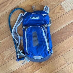 CamelBak Mini M.U.L.E. Kids Hydration Pack in Vibrant Blue and Grey